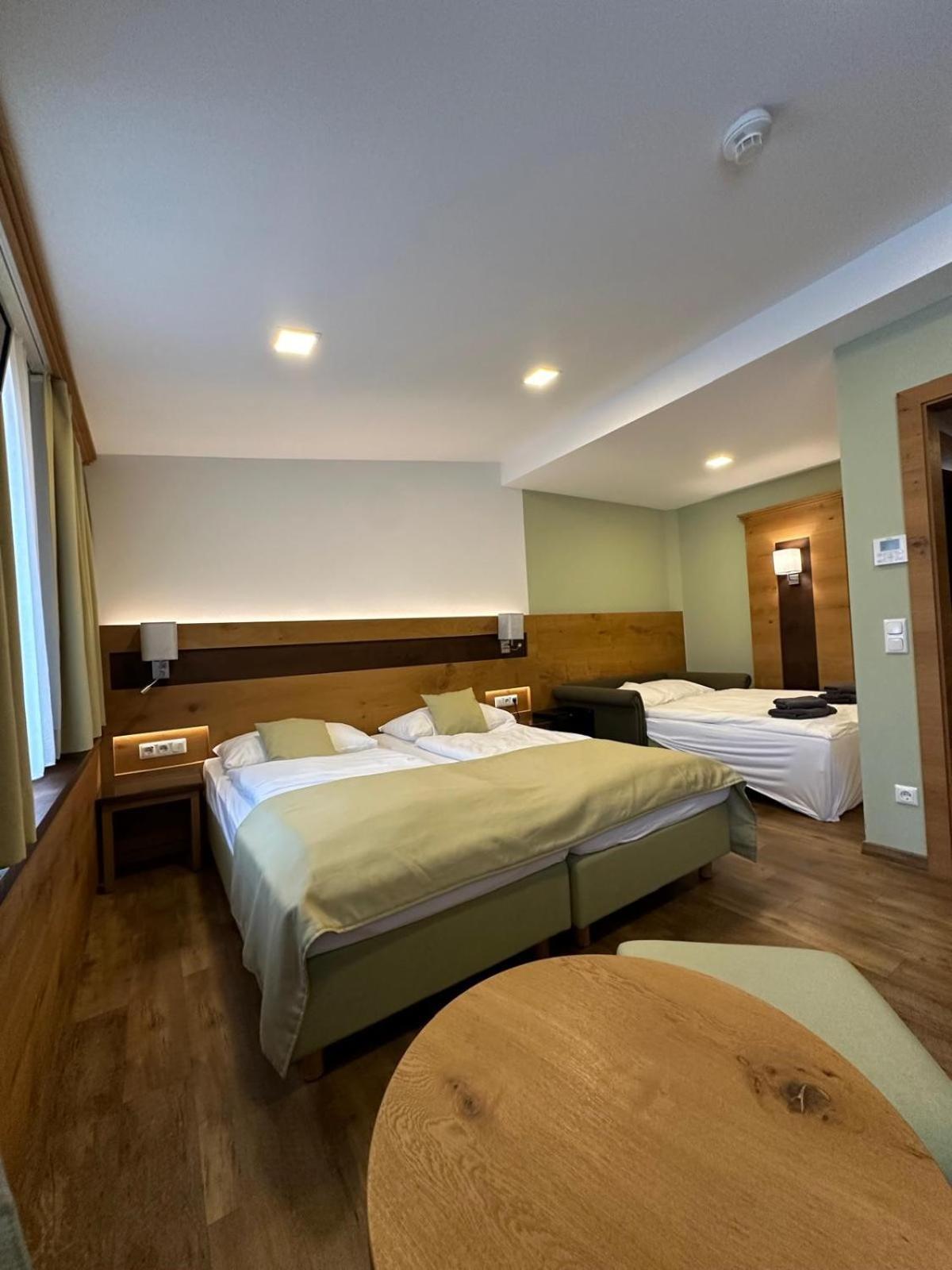 Hotel Zur Post Санкт-Фалентин Экстерьер фото
